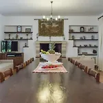 Vetti - Exclusive Garden & Pool Retreat