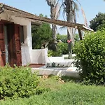Villa Vetti - Exclusive Garden & Pool Retreat *