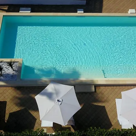 Vetti - Exclusive Garden & Pool Retreat 빌라 우겐토