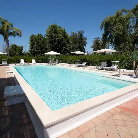빌라 Vetti - Exclusive Garden & Pool Retreat 우겐토