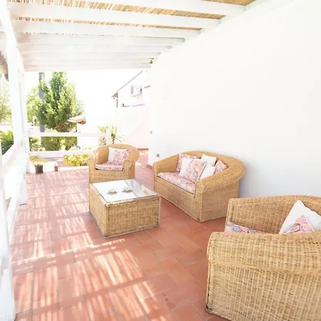 Vetti - Exclusive Garden & Pool Retreat 빌라