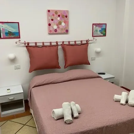 Vetti - Exclusive Garden & Pool Retreat 빌라 우겐토