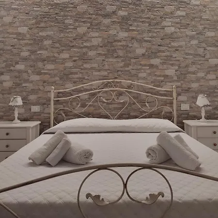 Vetti - Exclusive Garden & Pool Retreat 우겐토