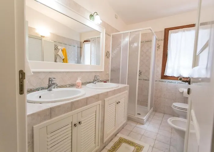 Villa Vetti - Exclusive Garden & Pool Retreat