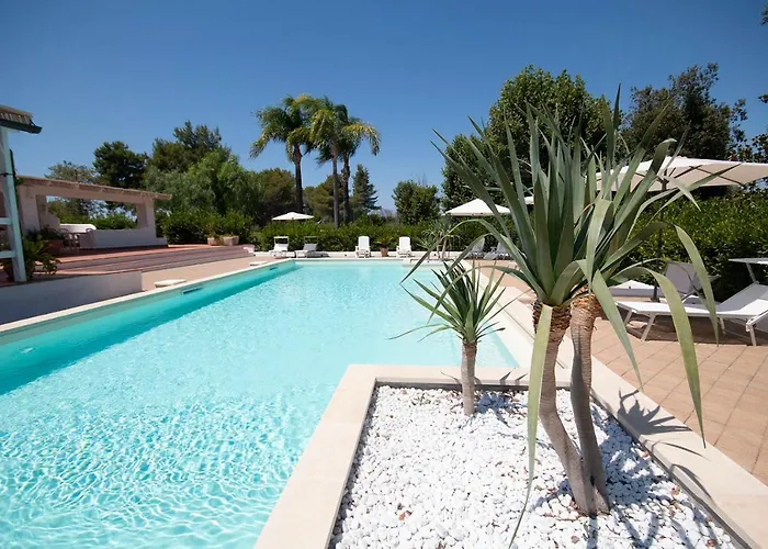 Villa Vetti - Exclusive Garden & Pool Retreat *