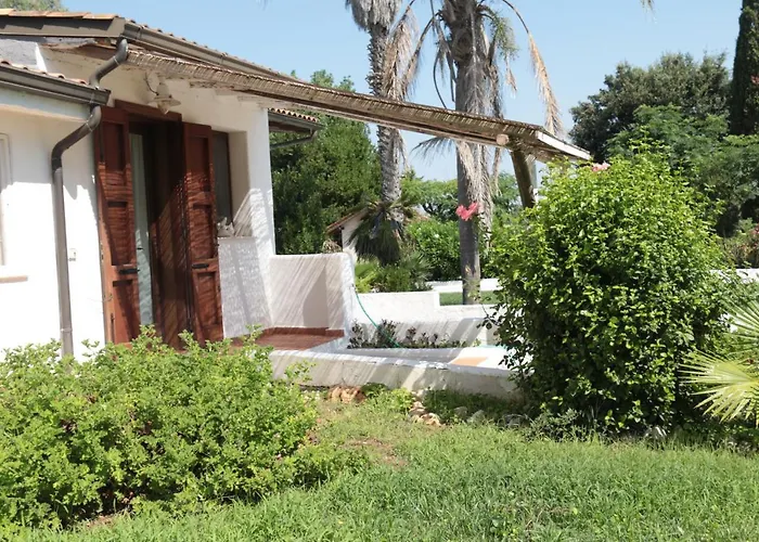 Villa Vetti - Exclusive Garden & Pool Retreat *