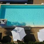Vetti - Exclusive Garden & Pool Retreat Villa Ugento