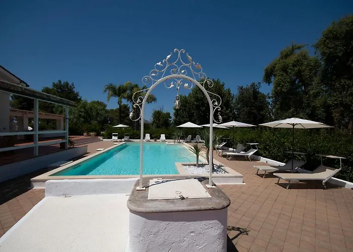 Villa Vetti - Exclusive Garden & Pool Retreat Ugento