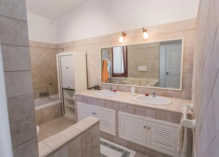 Vetti - Exclusive Garden & Pool Retreat Villa