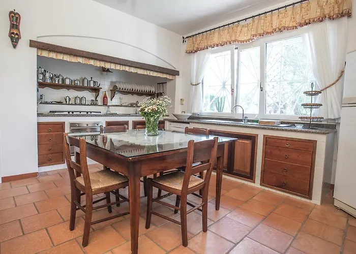 Vetti - Exclusive Garden & Pool Retreat Villa Ugento