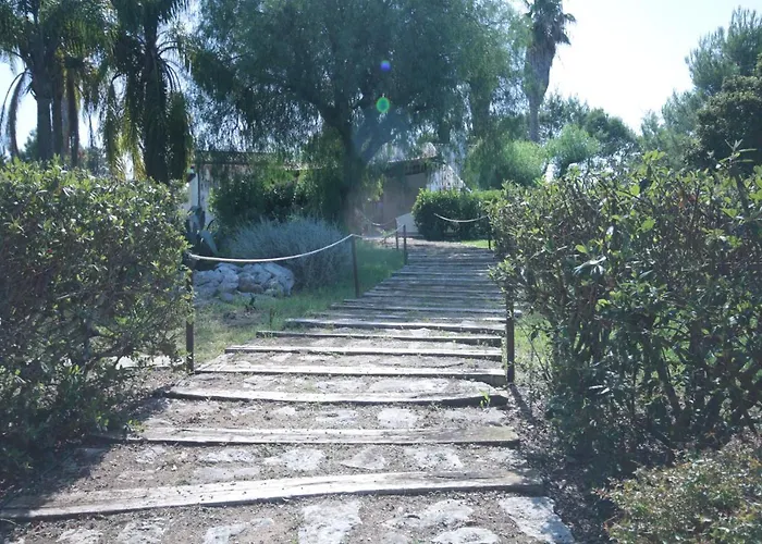 Vetti - Exclusive Garden & Pool Retreat Villa Ugento